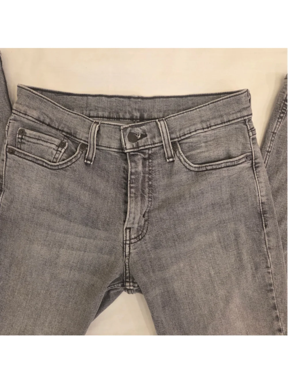 Men's Levi's Gray Slim Straight Jeans size 30/32
